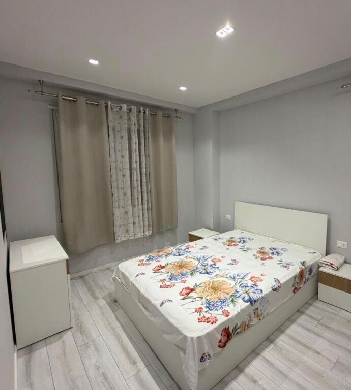 Jepet me qera apartament 2+1 në Paskuqan!