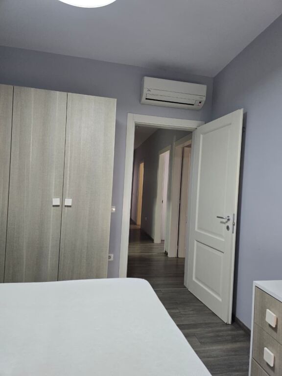 Apartament 3+1+ post me qira, rruga e bodganeve
