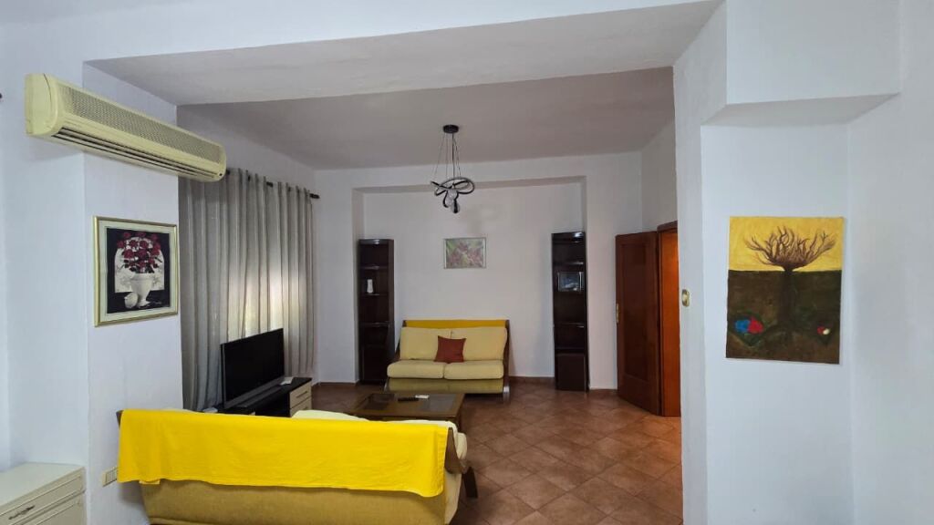 Jepet me Qira Apartament 2+1 – Përballë Tajvanit