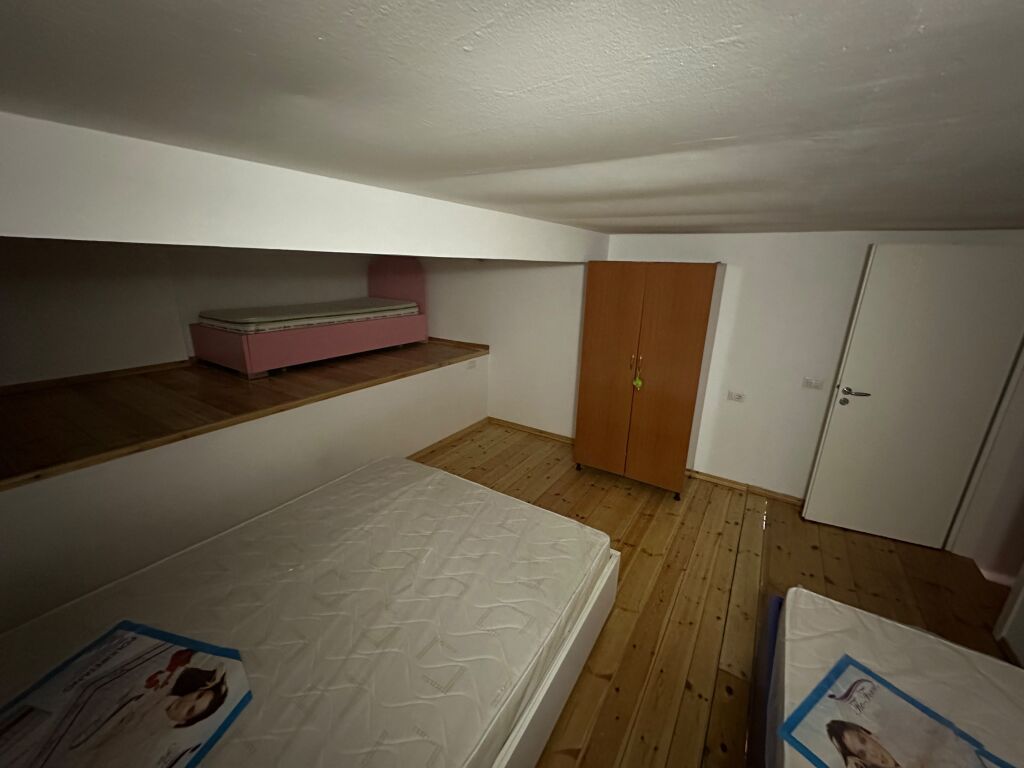 Dublex  me qira te Kthesa e Kamzes,prane Terminalit te Veriut