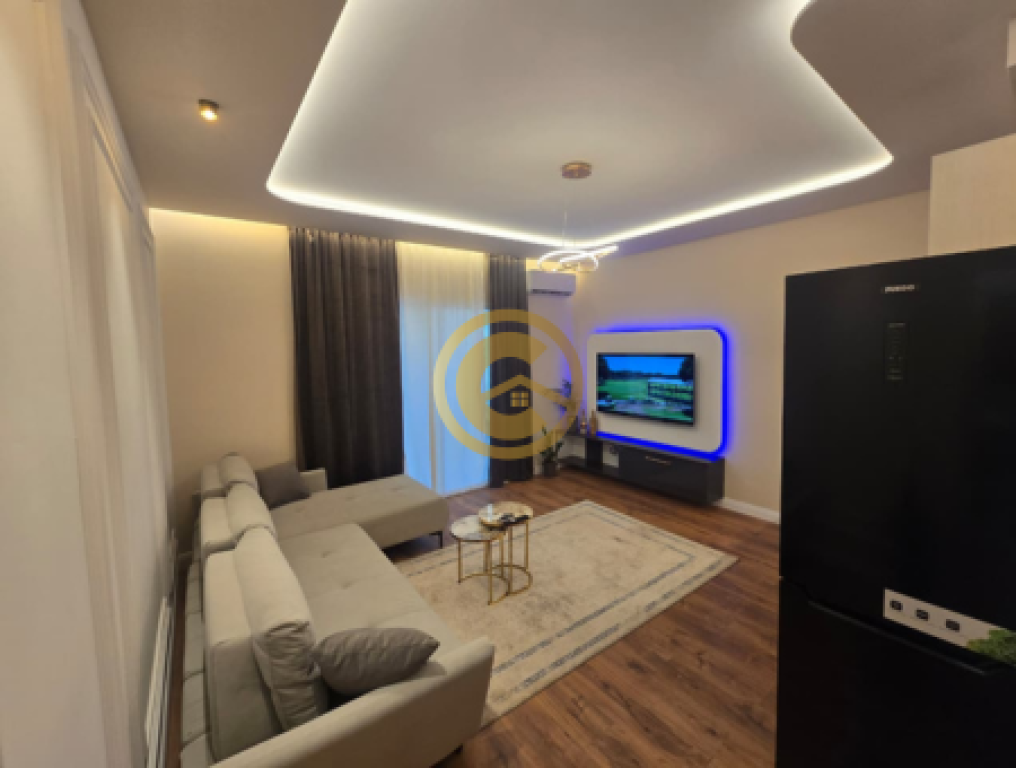 Apartament 1+1 i rikonstruktuar në shitje në Sarandë – 50 m nga deti