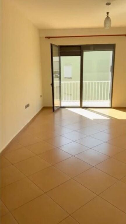 Fresku Qera | Apartament 2 + 1 | Rruga Sotir Caci | 350 €/muaj