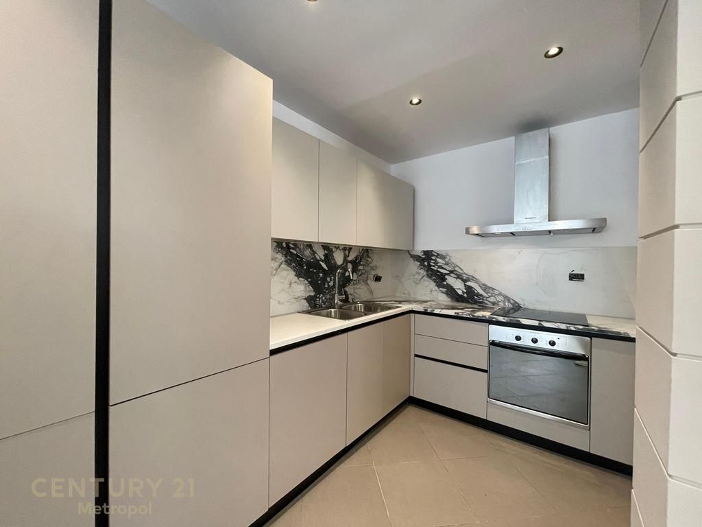 .FOR RENT APARTMENT 2+1 IN BLLOK NEAR THE UNIVERSITY BOOK