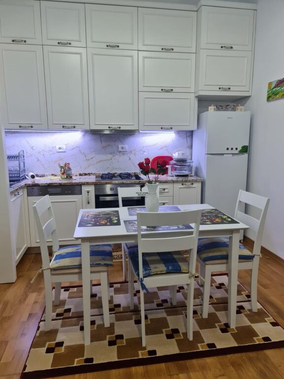 APARTAMENT ME QERA 2+1 RRUGA E DIBRES 65.000 LEKE FH-95017
