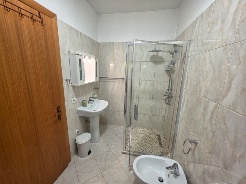 Apartament 1+1 me qera te Unaza e Re