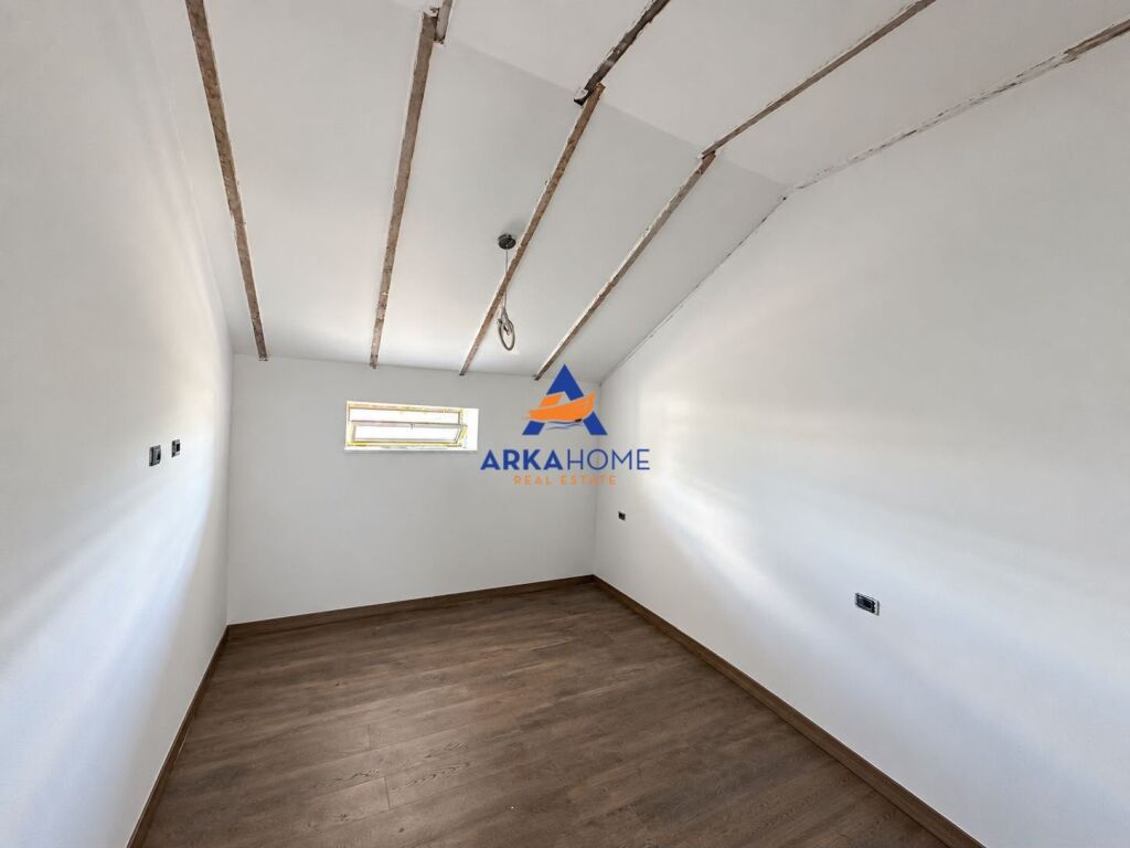 SHITET APARTAMENT 1+1+BALLKON "NE QENDER" 18.000.000 LEKE (I DISKUTUESHEM)