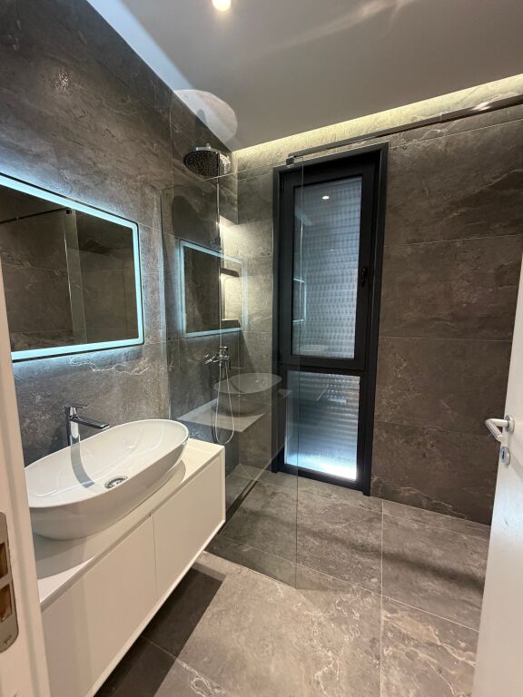 Jepet me qira apartament 2+1+2 – Liqeni i Thatë