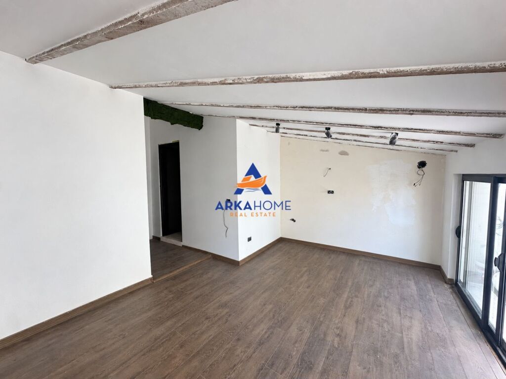 SHITET APARTAMENT 1+1+BALLKON "NE QENDER" 18.000.000 LEKE (I DISKUTUESHEM)