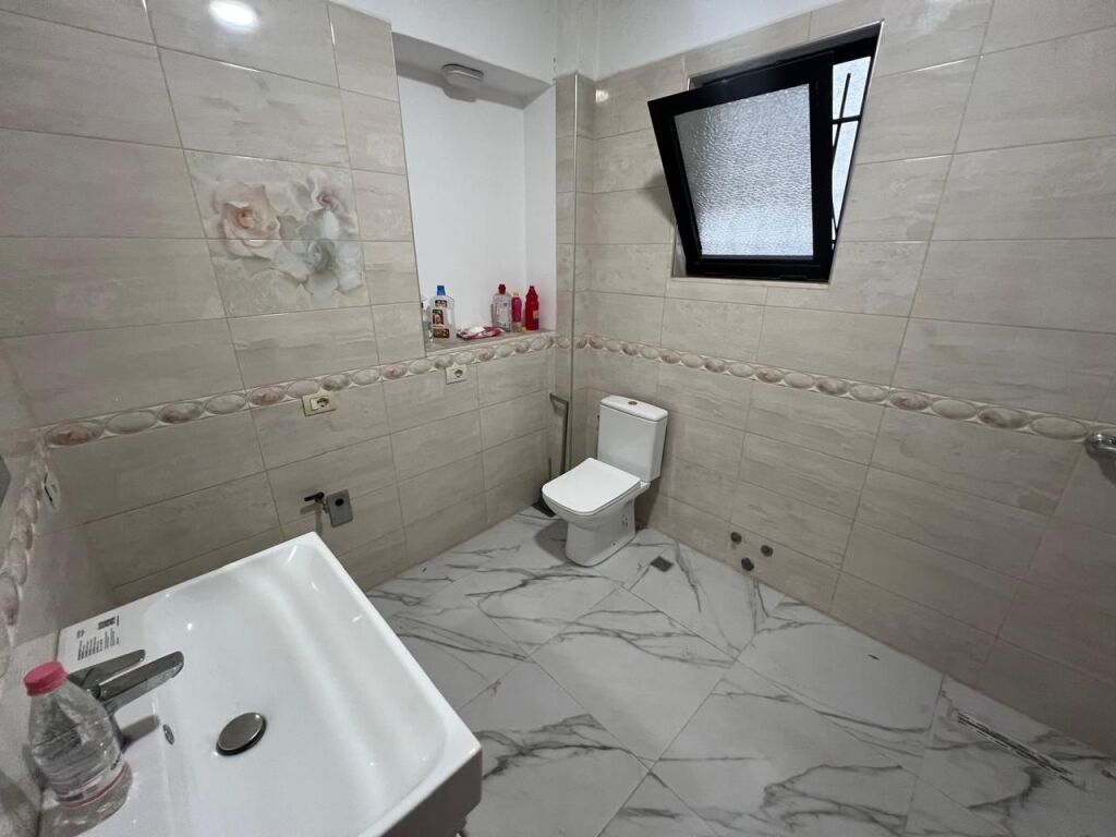 QIRA AMBJENT ZYRE 125 M2 - ATSH - PRANE PAZARIT TE RI