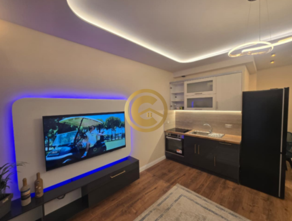 Apartament 1+1 i rikonstruktuar në shitje në Sarandë – 50 m nga deti