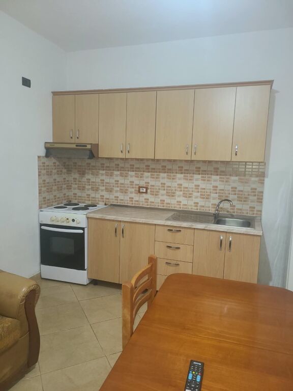 Rent | Shtëpi private 1 + 1 | Rruga Ramë Sadria | 400 €/month
