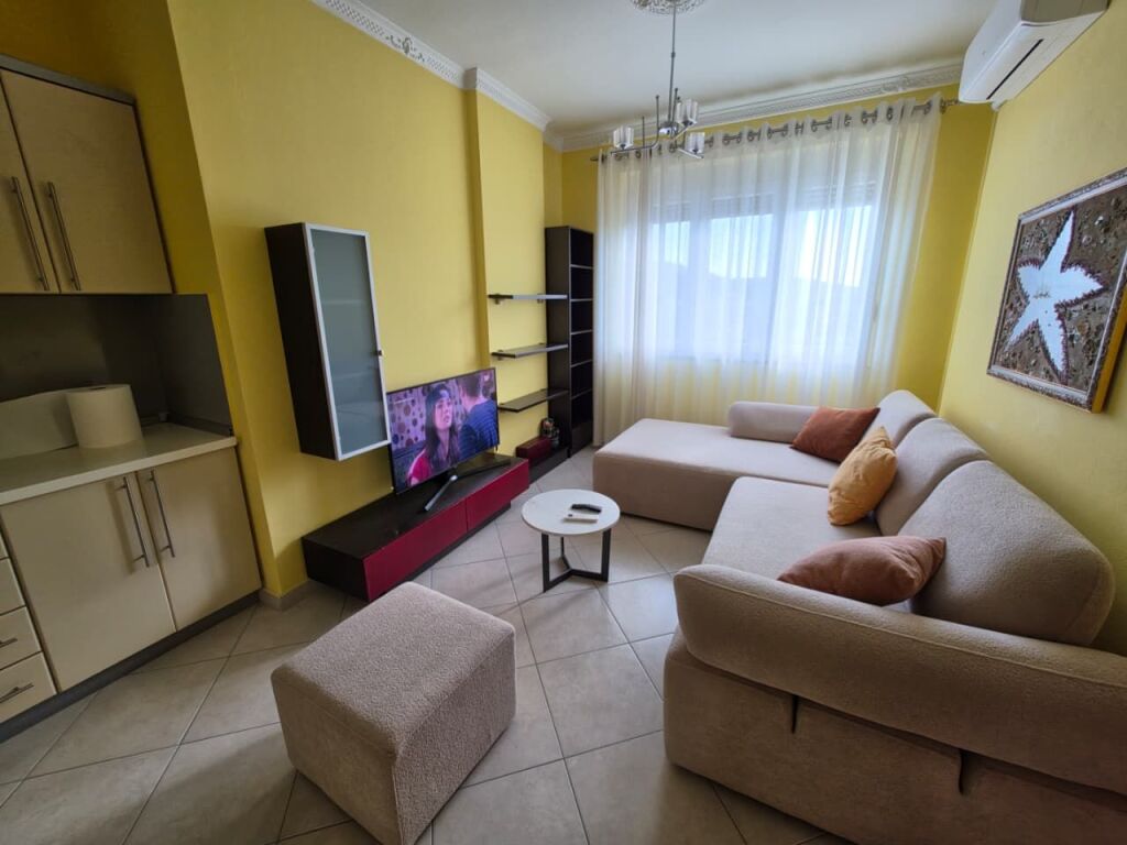 Apartament 1+1 me qera te Unaza e Re