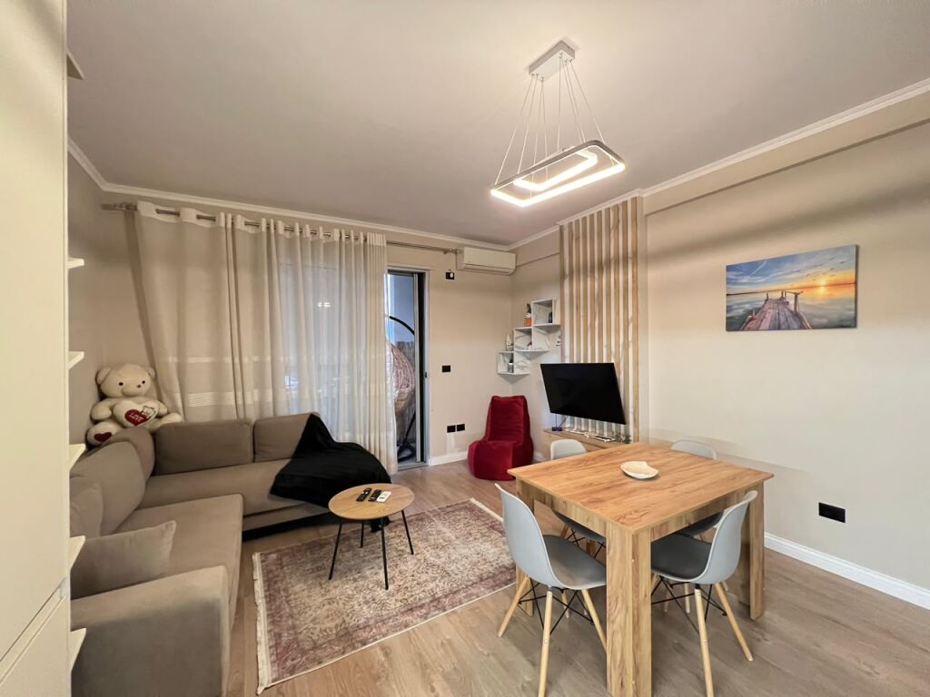 Apartament 1+1 me qera, Stacioni Pare plazh
