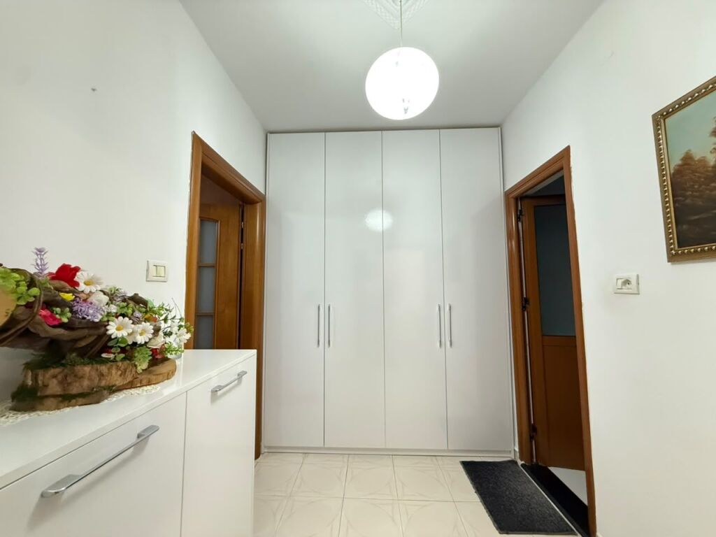 1+1 Apartment for Long-Term Rent – ​​"Jani Minga" School, Vlorë