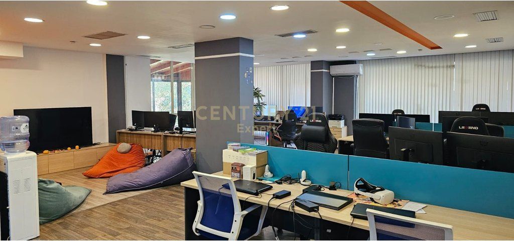 APARTAMENT PER ZYRA 3+1+2 ME QIRA – PRANË LIBRIT UNIVERSITAR, TIRANË