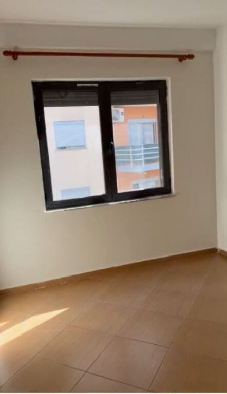 Fresku Qera | Apartament 2 + 1 | Rruga Sotir Caci | 350 €/muaj