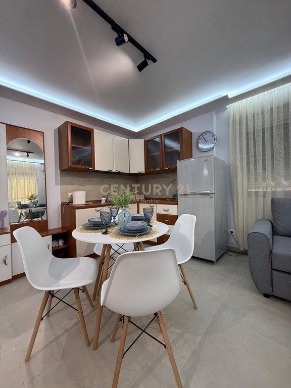 SHITET APARTAMENT 1+1 TEK SHKEMBI I KAVAJES VIJE E PARE ME DETIN ME PAMJE DETI !