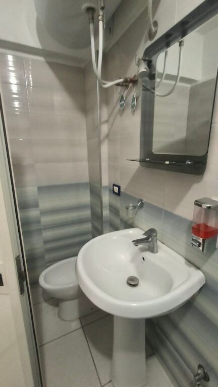 JEPET ME QIRA APARTAMENT 1+1 – PRANË SPITALIT, DURRËS!