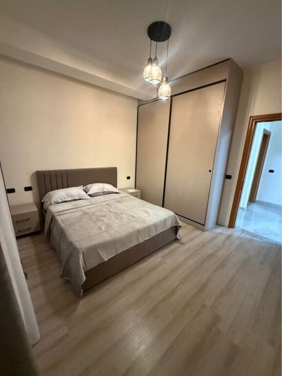 VILE ME QERA 3+1+2 - SAUK I VJETER, TIRANE