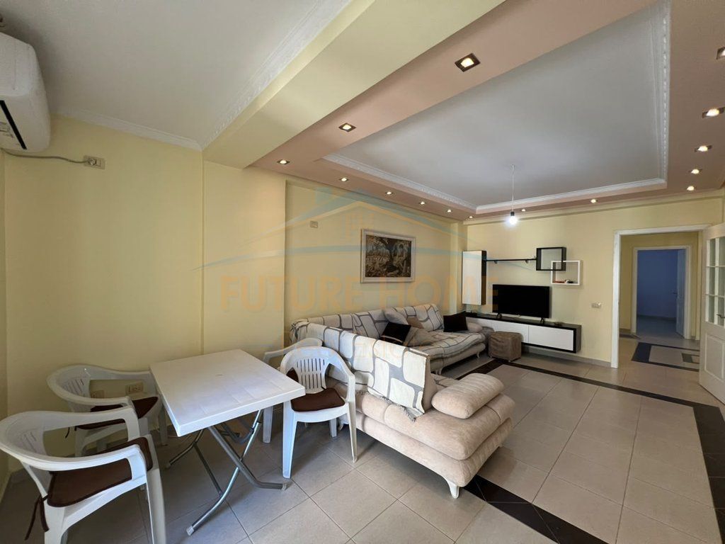 Qira, Apartament 4+1+2+ Post parkimi, Fresk, Tiranë