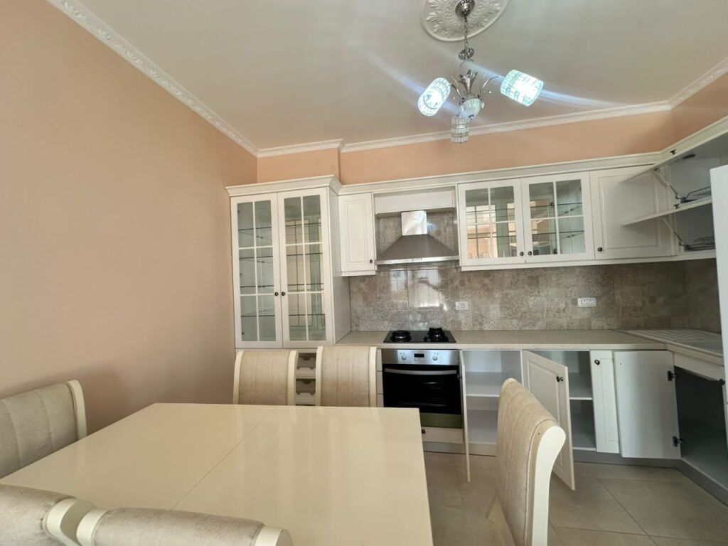 Shitet Apartament 2+1+2 Tualete me verande me pamje Deti - Lungomare Vlore
