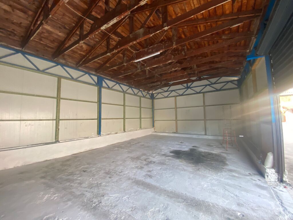 Warehouse for rent in Vaqarr by the main road !