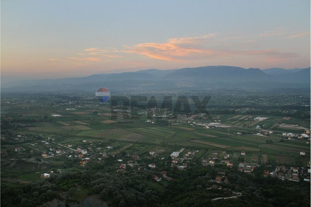 Truall - Për Shitje - Fushë Prezë, Tiranë