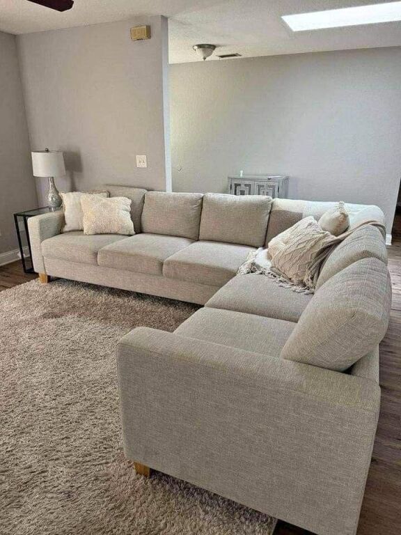 Vasil Shanto, jepet me qera apartament 1+1.