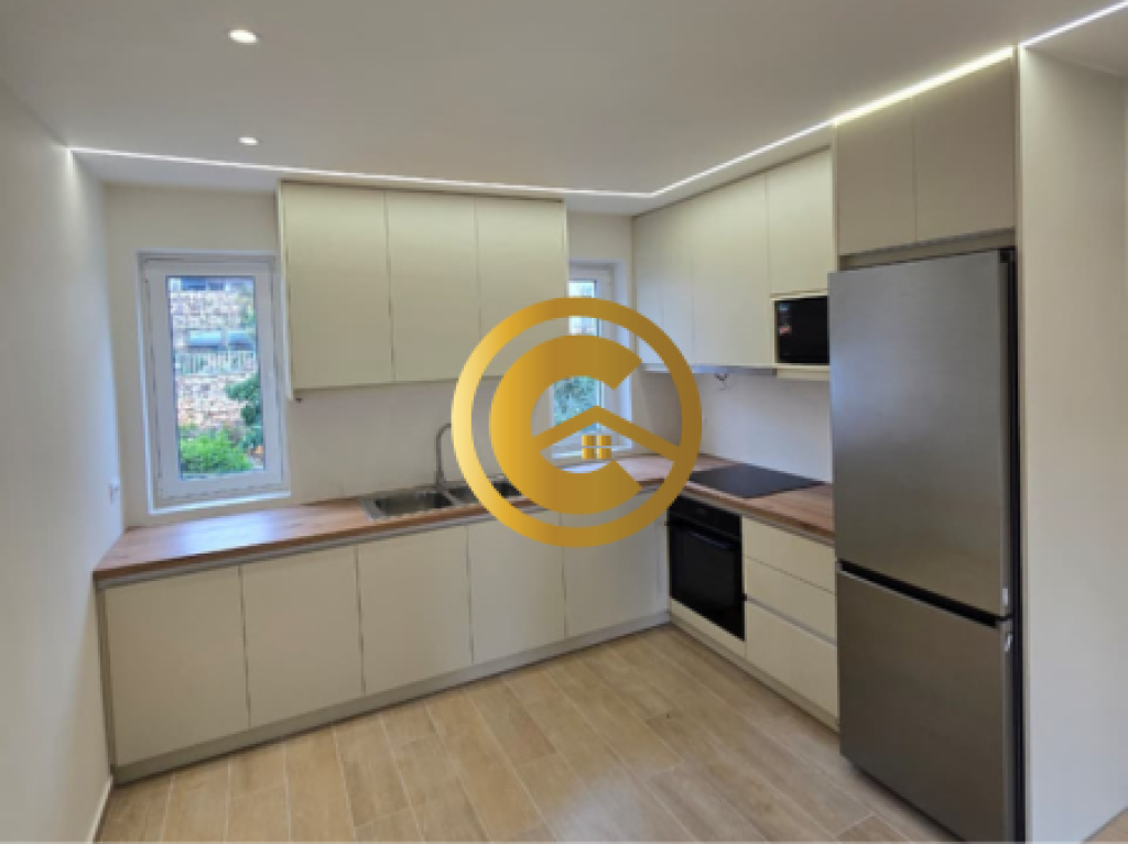 Apartament 1+1 në shitje në qendër të Sarandës – 60 m², kati i dytë