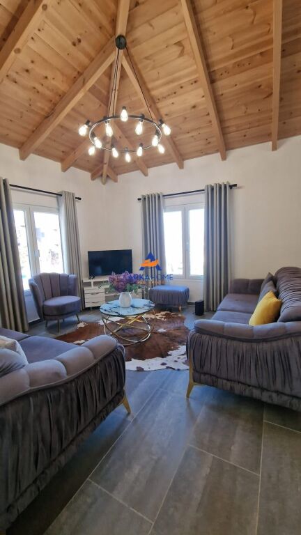 SHITET VILË 2-KATSHE+PISHINË 5000 M2 "NE SELITË" 37.000.000 LEKE