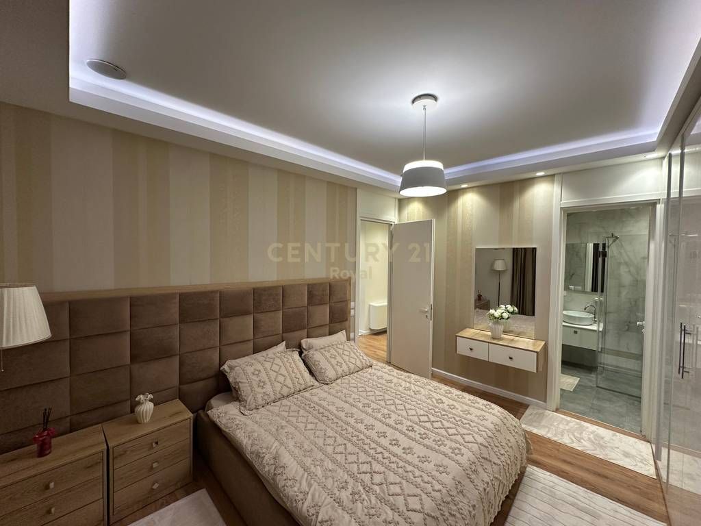Apartment 2+1+2+ laundry + Parking space for rent at Park Gate