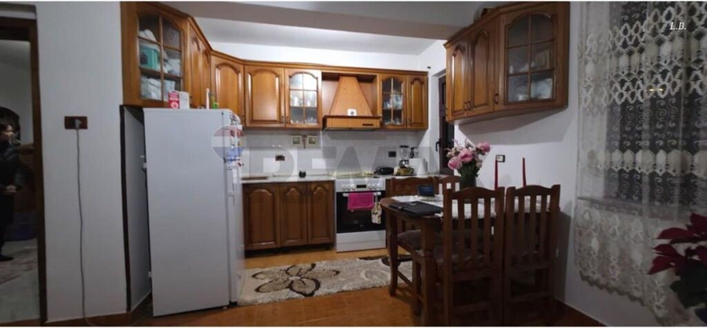 SHITET APARTAMENT 3+1 – pazari i ri