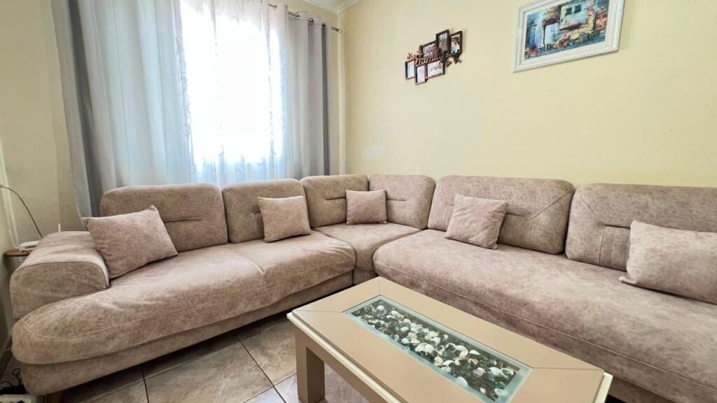 Shitet Apartament  2+1  me hipotek tek Kafja e Remës
