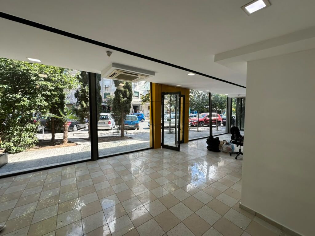 Rent, Business Premises, Durres Road, Tirana