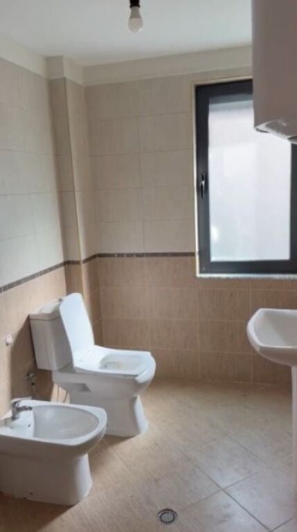 Fresku Qera | Apartament 2 + 1 | Rruga Sotir Caci | 350 €/muaj