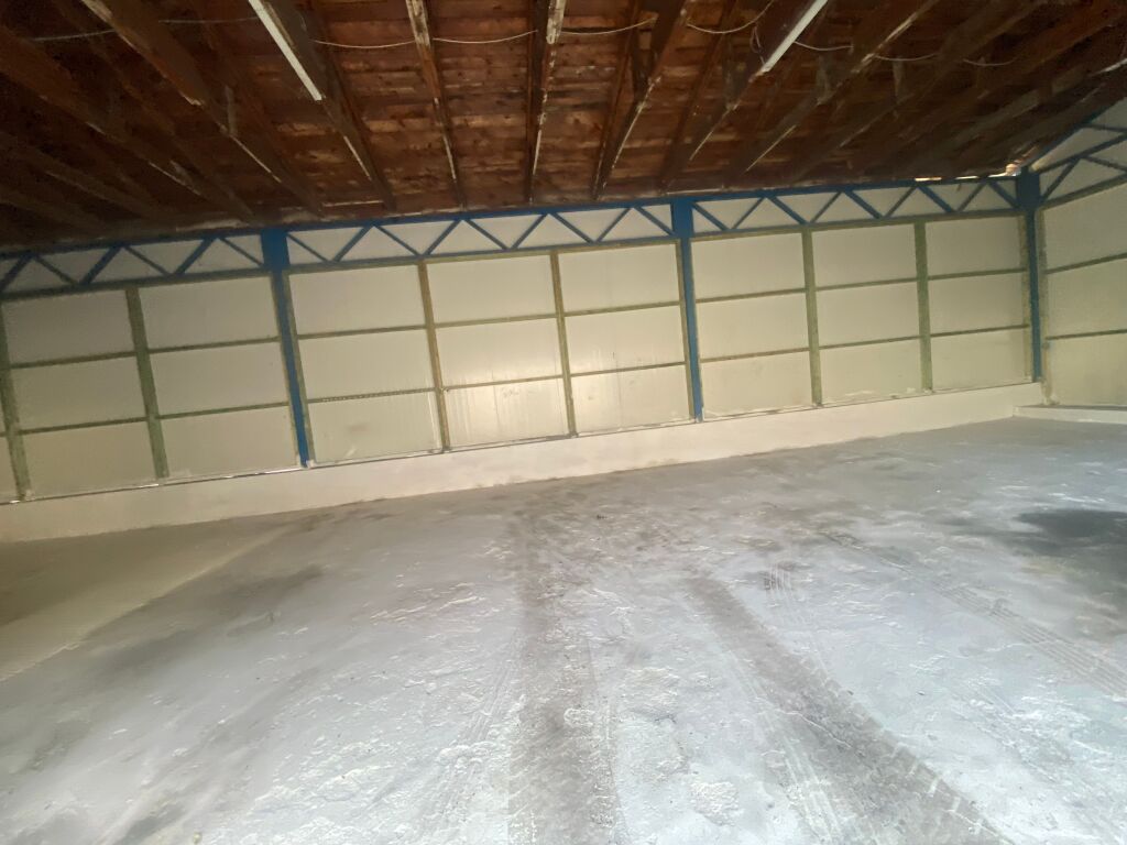 Warehouse for rent in Vaqarr by the main road !
