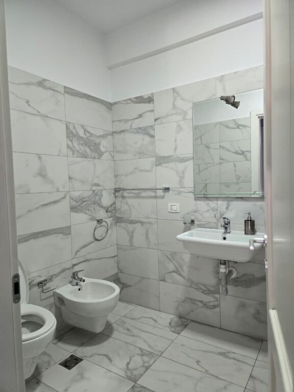 Apartament 3+1+ post me qira, rruga e bodganeve
