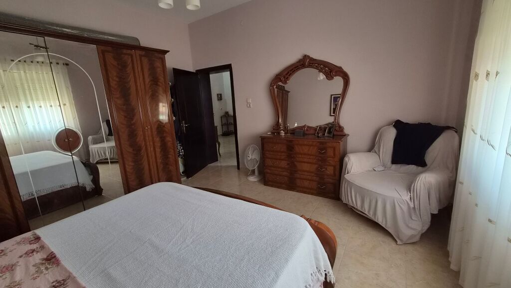 VILLA SU 3 PIANI IN VENDITA – VIA SIRI KODRA