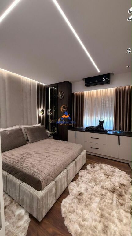 SHITET SUPER APARTAMENT LUKSOZ 2+1+VERANDË "ELBASAN, PRANE PARKUT RINIA" 24.000.000 LEKE