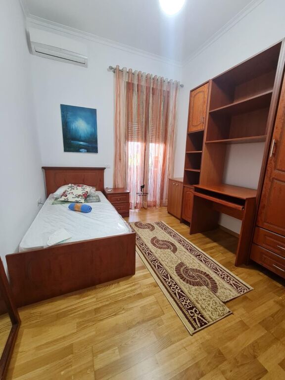 APARTAMENT ME QERA 2+1 RRUGA E DIBRES 65.000 LEKE FH-95017