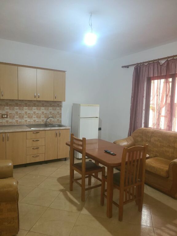 Rent | Shtëpi private 1 + 1 | Rruga Ramë Sadria | 400 €/month