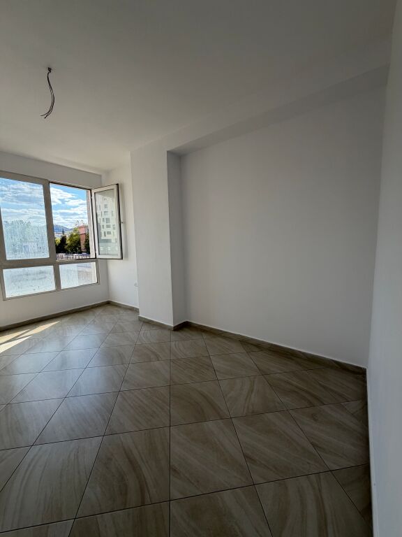 Shitet apartament 1+1, UNIVERSITETI MESDHETAR I SHQIPËRISË, TIRANË