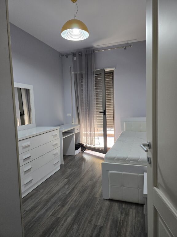 Apartament 3+1+ post me qira, rruga e bodganeve