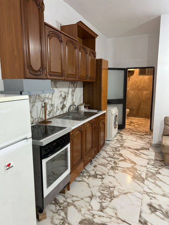 Qera | Vilë 1 + 1 | Rruga Neço Muka | 300 €/muaj