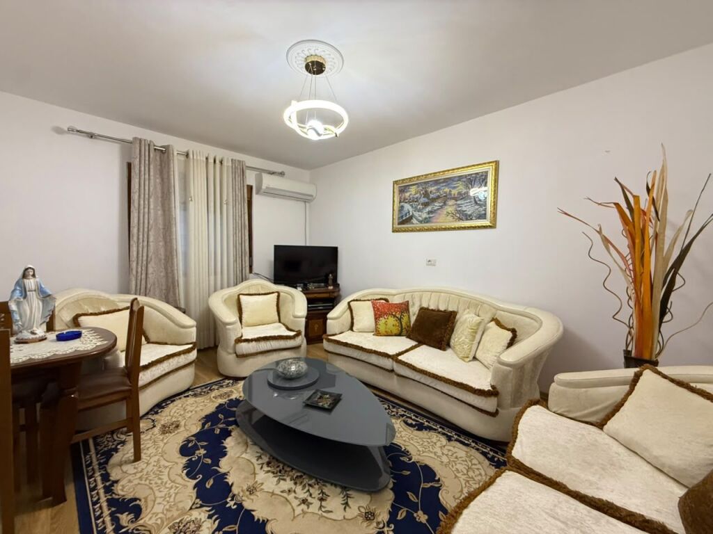 1+1 Apartment for Long-Term Rent – ​​"Jani Minga" School, Vlorë