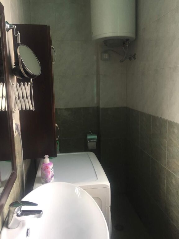 Apartament 2+1+2 me qira Myslym Shyri 50,000, leke te reja