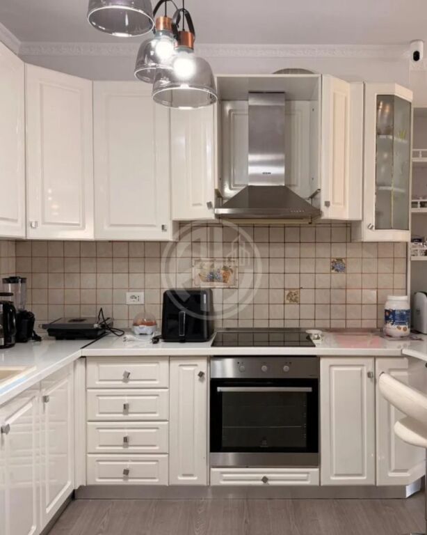 For Rent: Apartment 3+1+2 with storage and 2 balconies – Center, Municipality, Durrës 🏢