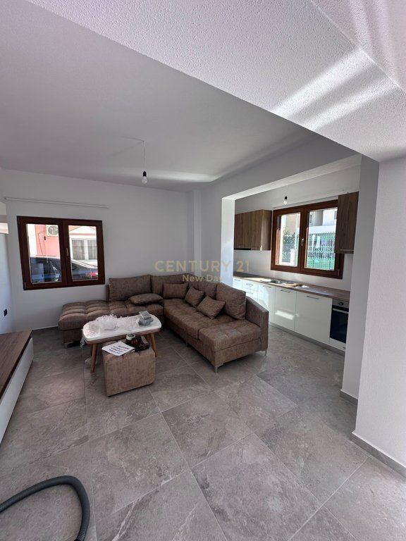 For rent ground floor of a villa in the Ish Keneta area.