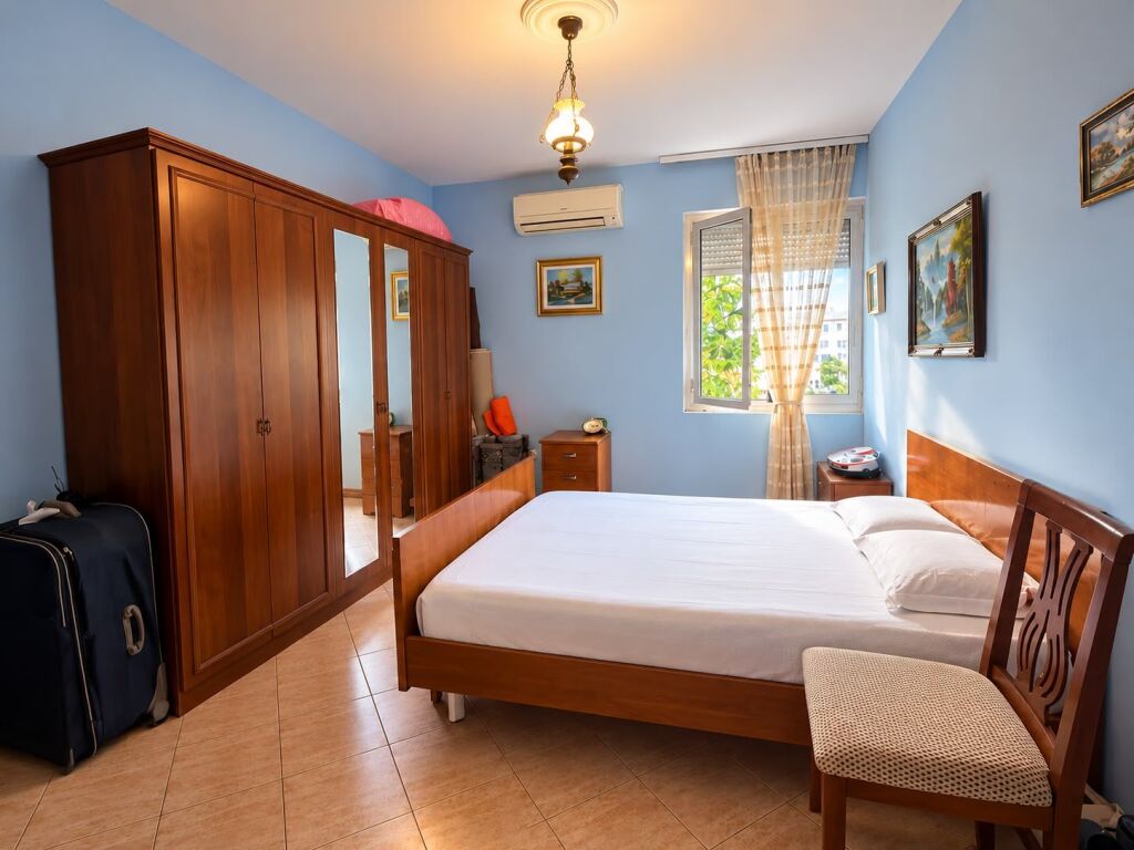 Shitet apartament 2+1+2 Myslym Shyri