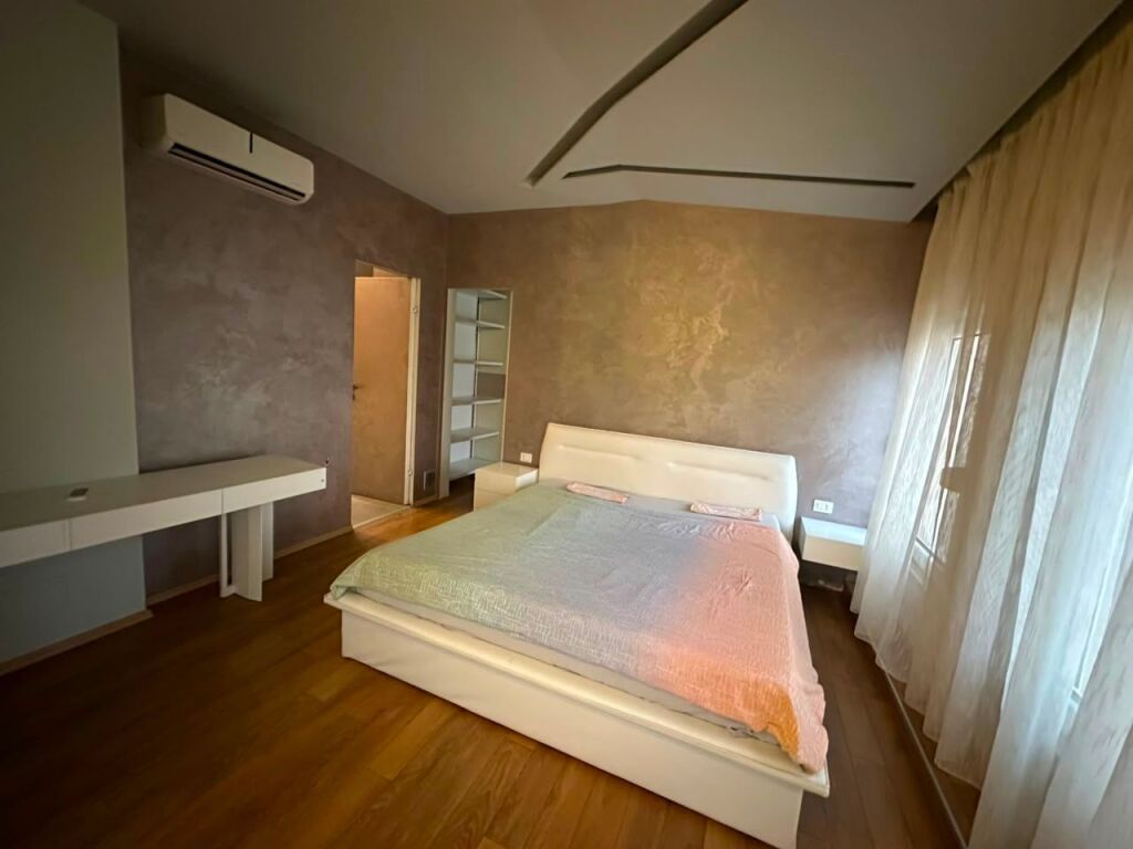 WHITE HOUSE – VILË 3-KATËSHE ME QIRA